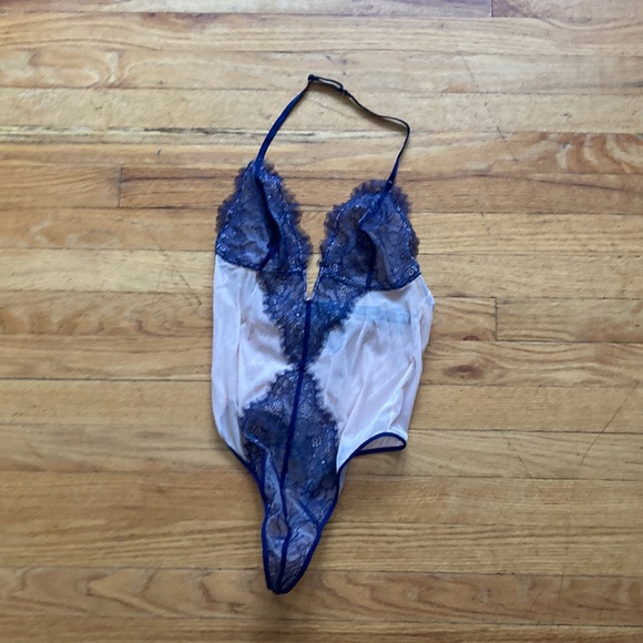 NWOT Victoria’s Secret Lace Mesh Bodysuit - Picture 1 of 7